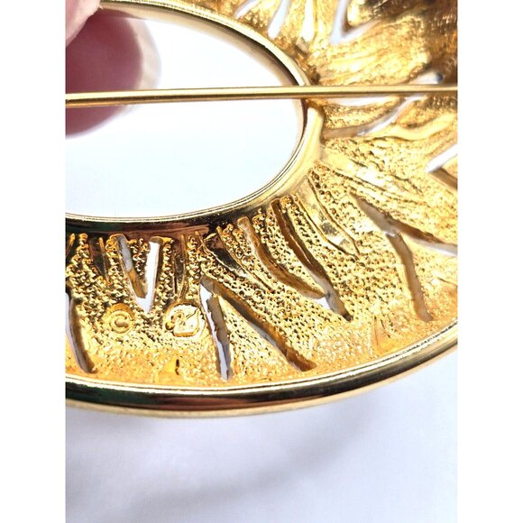 Swarovski Swan Signed Gold Plated Crystal Black Gold Brooch in original box - Picture 3 of 6